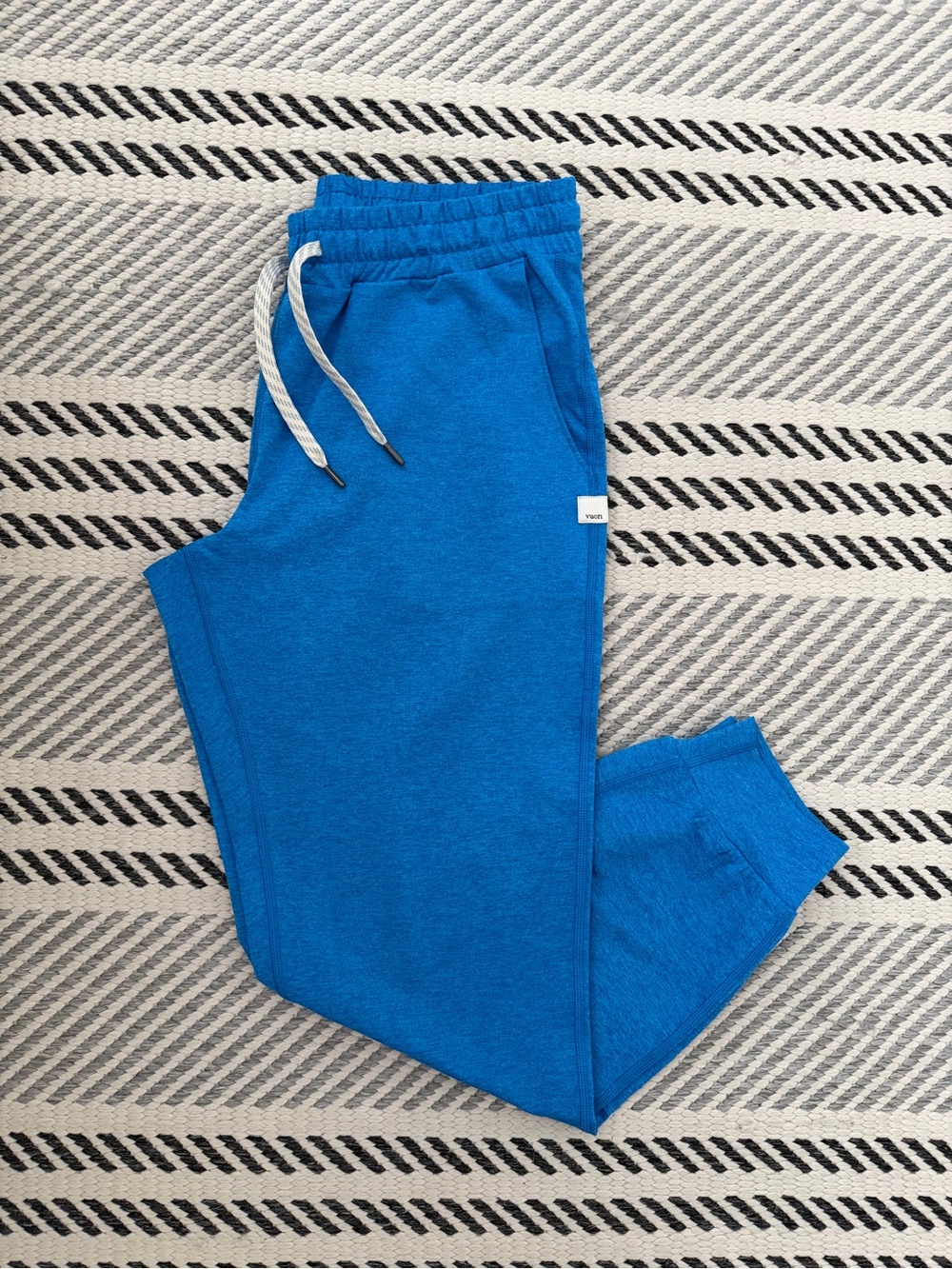 Vuori women's blue performace  Jogger
